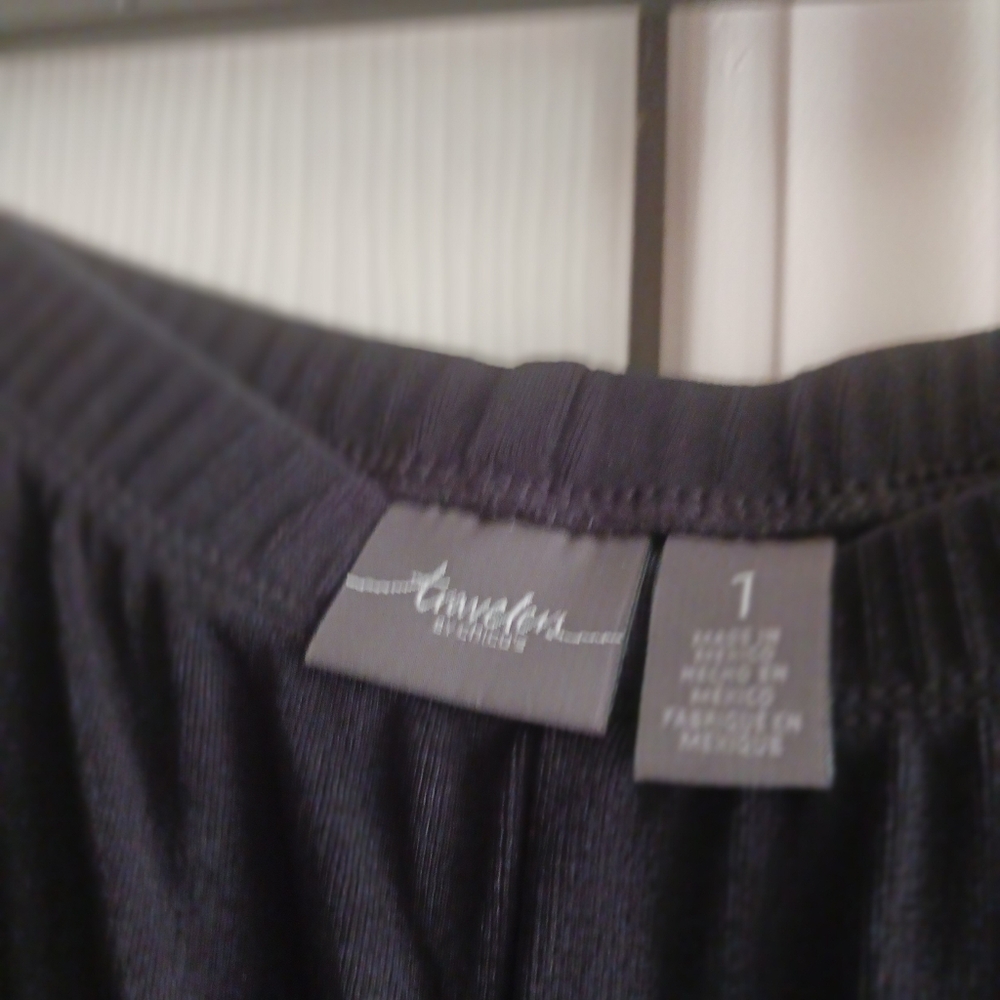 Travelers By Chico's Black Wide Leg Capri Pants. Size 1 Or M/8. - Picture 2 of 4